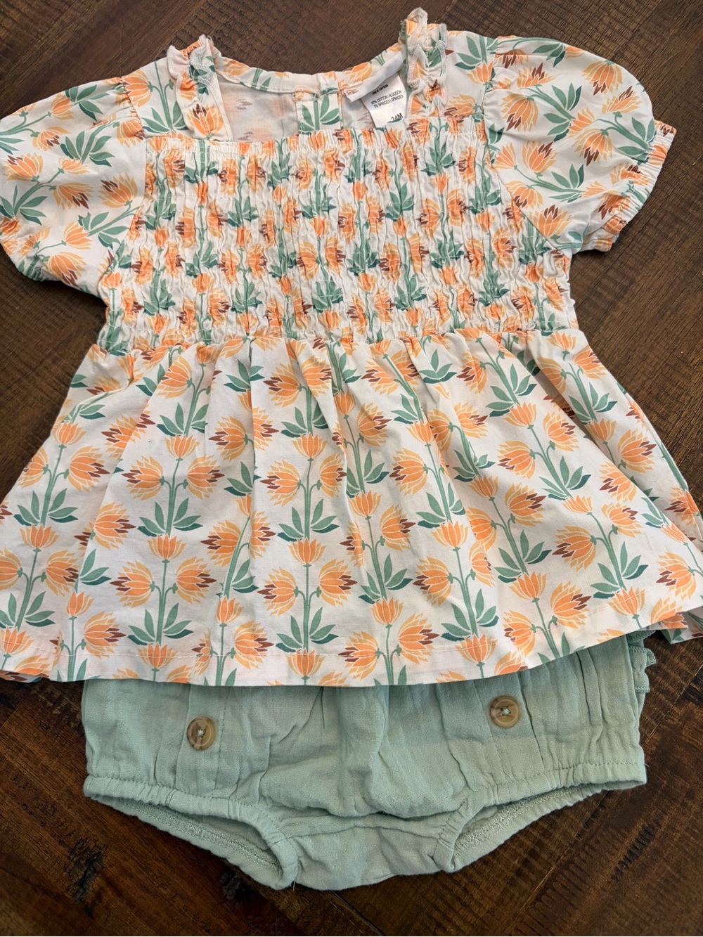 Daisy Fuentes - Baby Girl Matching 2-Piece Set UNWORN but NO Tags size 24 Months